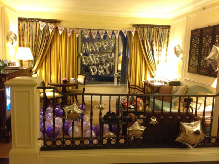 Who can decorate hotel room for birthday