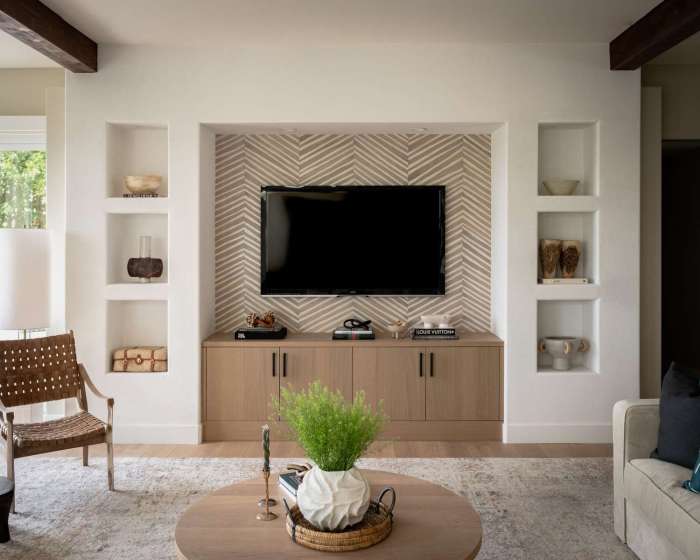 How to decorate tv unit in living room