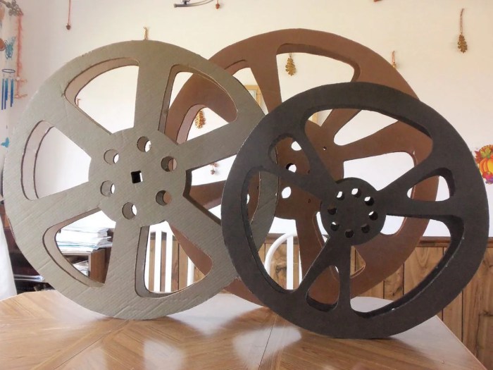 How to make a movie reel decoration